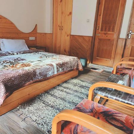 Hotel Hadimba Regency ! Free 4 Wheeler Parking ! Mountain View Rooms ! Near Mall Road Manali エクステリア 写真
