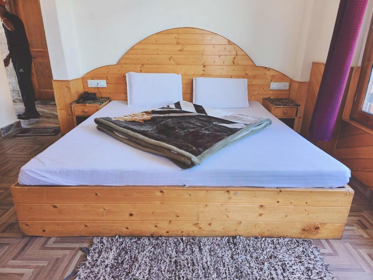 Hotel Hadimba Regency ! Free 4 Wheeler Parking ! Mountain View Rooms ! Near Mall Road Manali エクステリア 写真