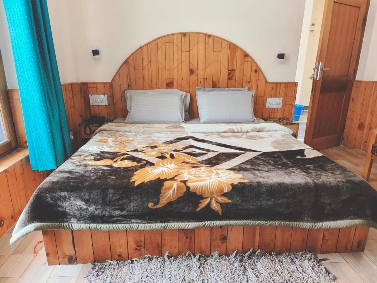 Hotel Hadimba Regency ! Free 4 Wheeler Parking ! Mountain View Rooms ! Near Mall Road Manali エクステリア 写真