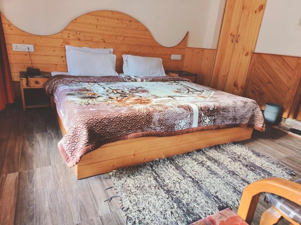 Hotel Hadimba Regency ! Free 4 Wheeler Parking ! Mountain View Rooms ! Near Mall Road Manali エクステリア 写真