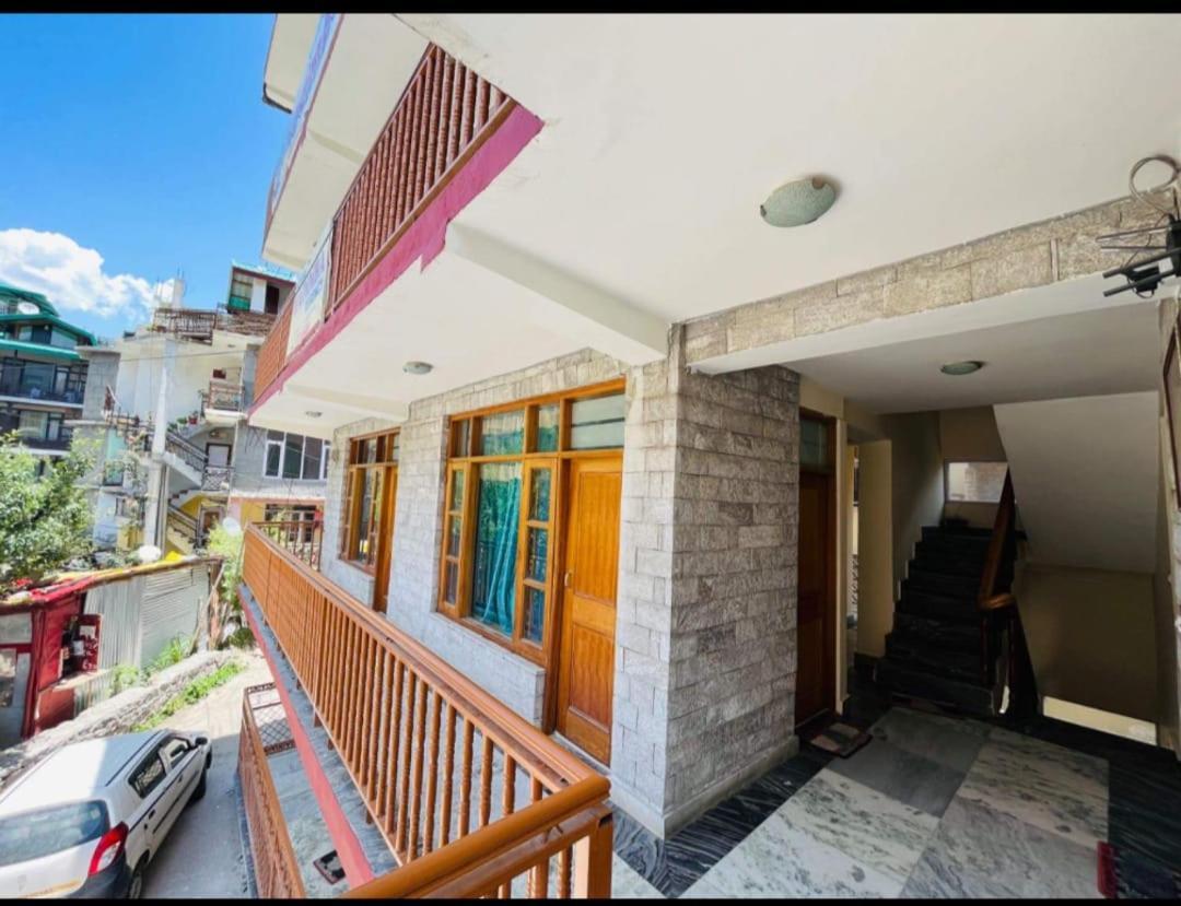 Hotel Hadimba Regency ! Free 4 Wheeler Parking ! Mountain View Rooms ! Near Mall Road Manali エクステリア 写真