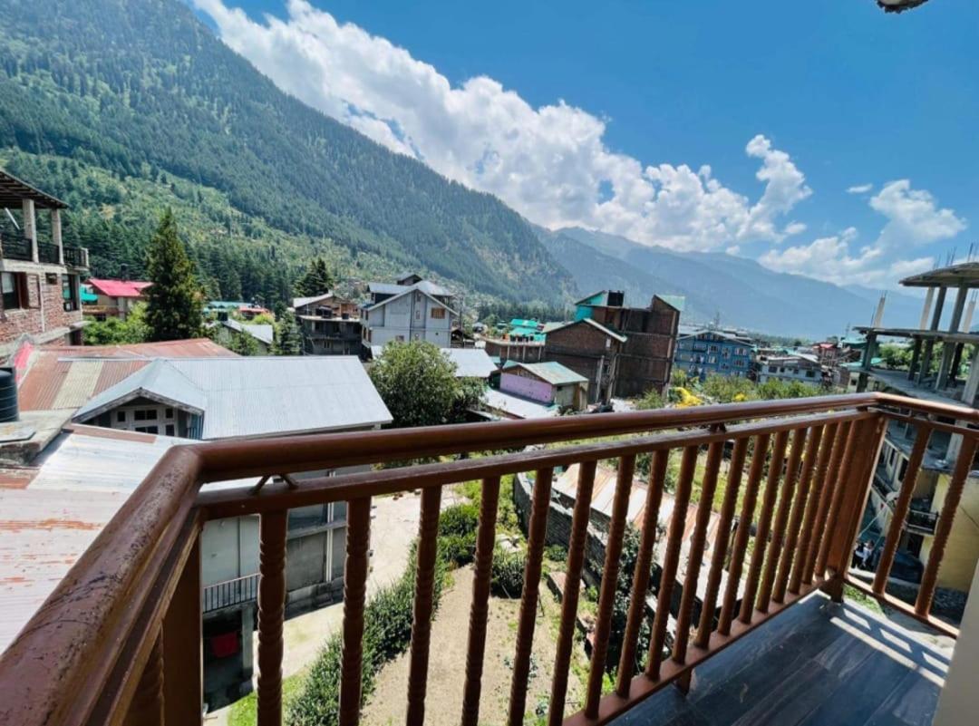 Hotel Hadimba Regency ! Free 4 Wheeler Parking ! Mountain View Rooms ! Near Mall Road Manali エクステリア 写真