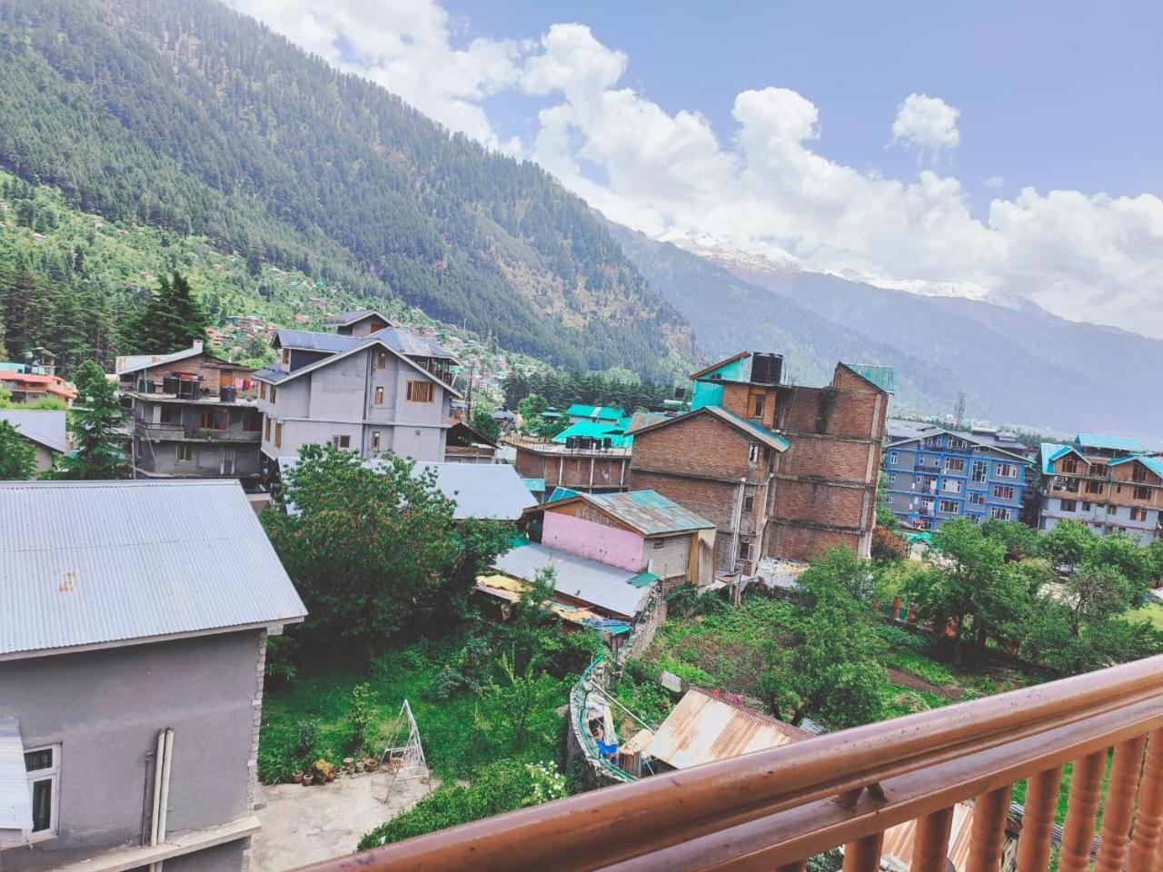 Hotel Hadimba Regency ! Free 4 Wheeler Parking ! Mountain View Rooms ! Near Mall Road Manali エクステリア 写真